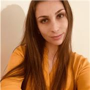 Jeune femme entrepreneure avec un excellent niveau d'Anglais